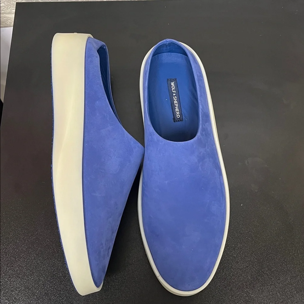 Wolf & Shepherd Royal blue slip on cruise Mules sz 41